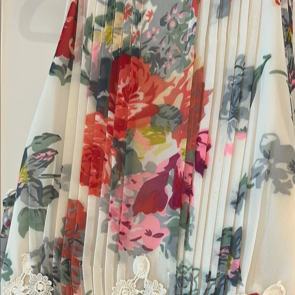 Floral Lace Women’s Dress - Picture 3 of 5